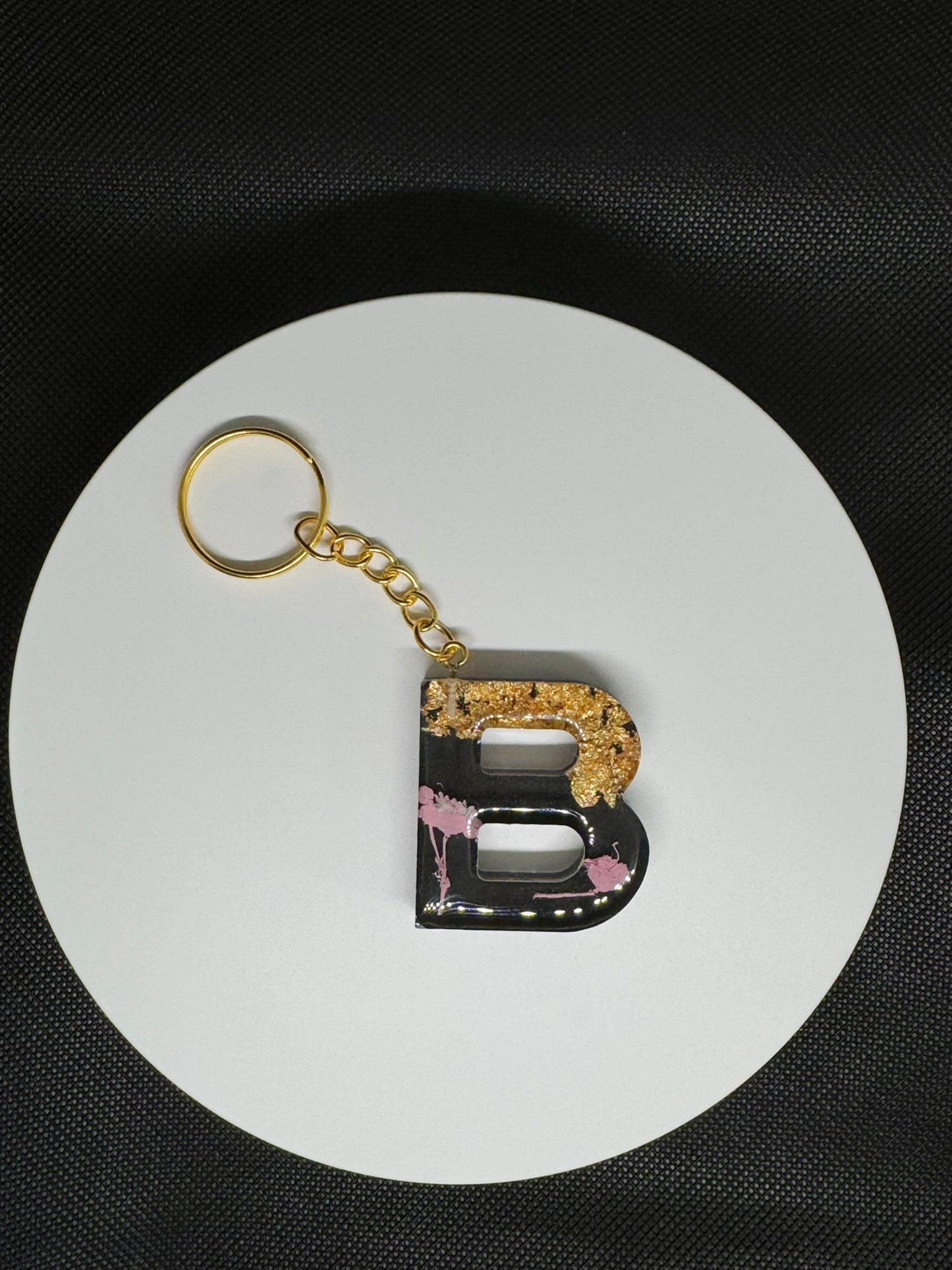 Personalized Resin Letter Keychains – Handmade with Real Flowers & Gold Foil – Custom Epoxy Key Ring Gift