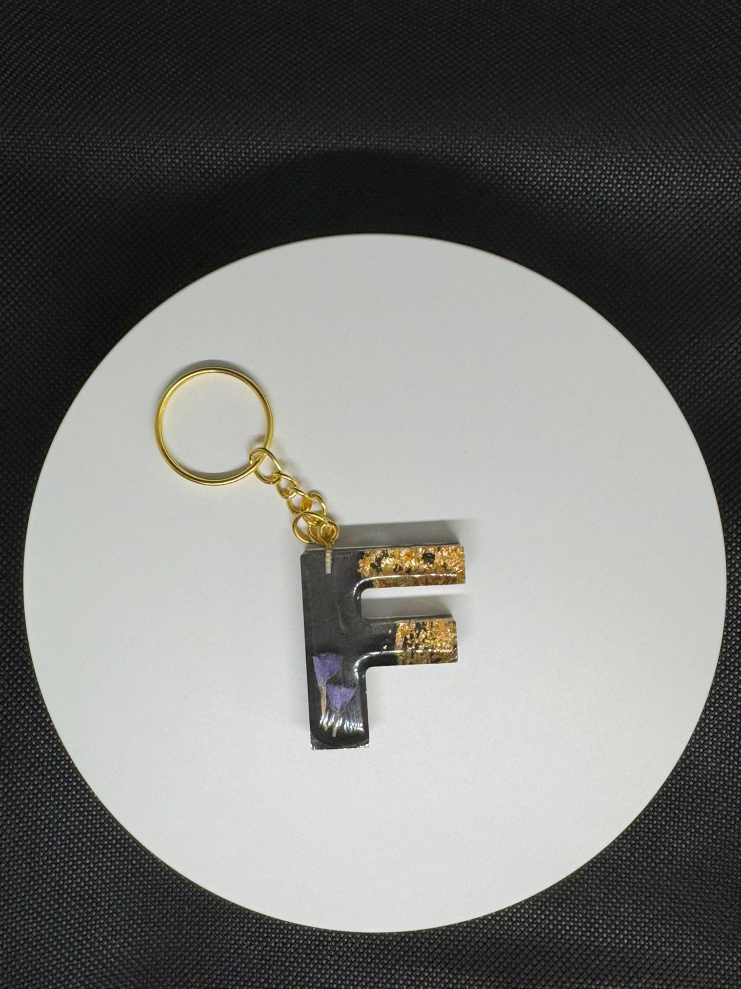 Personalized Resin Letter Keychains – Handmade with Real Flowers & Gold Foil – Custom Epoxy Key Ring Gift