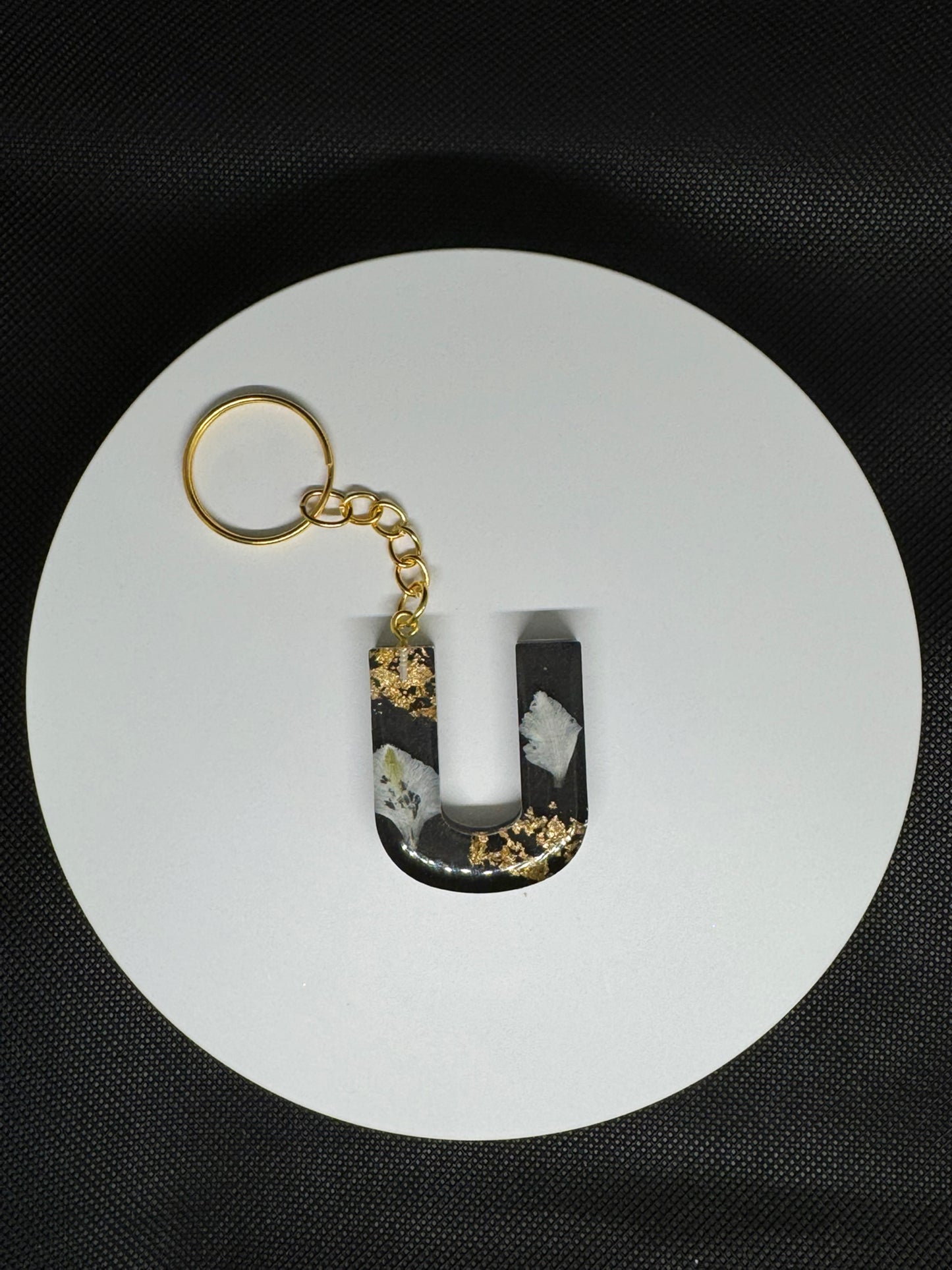 Personalized Resin Letter Keychains – Handmade with Real Flowers & Gold Foil – Custom Epoxy Key Ring Gift
