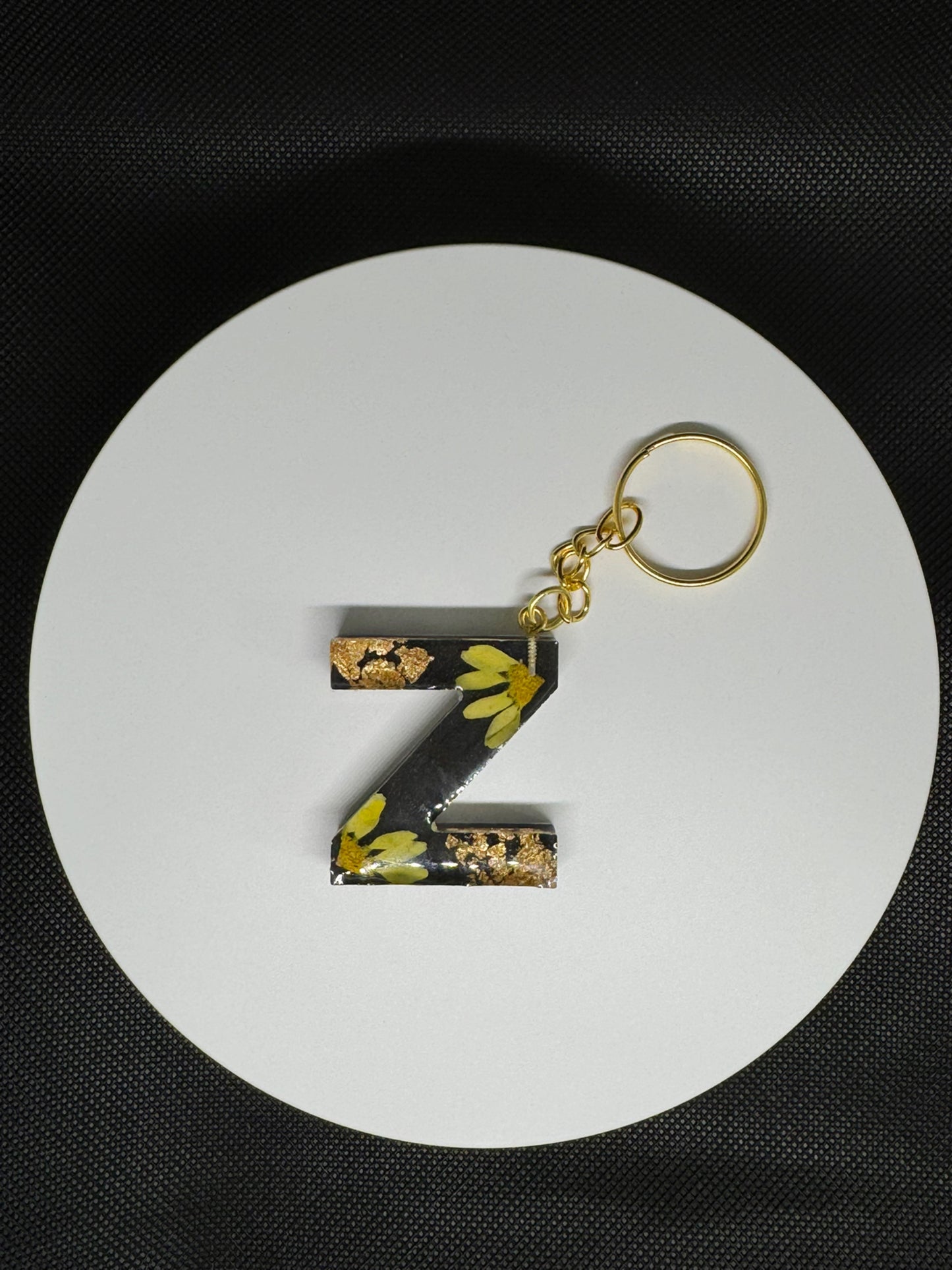 Personalized Resin Letter Keychains – Handmade with Real Flowers & Gold Foil – Custom Epoxy Key Ring Gift