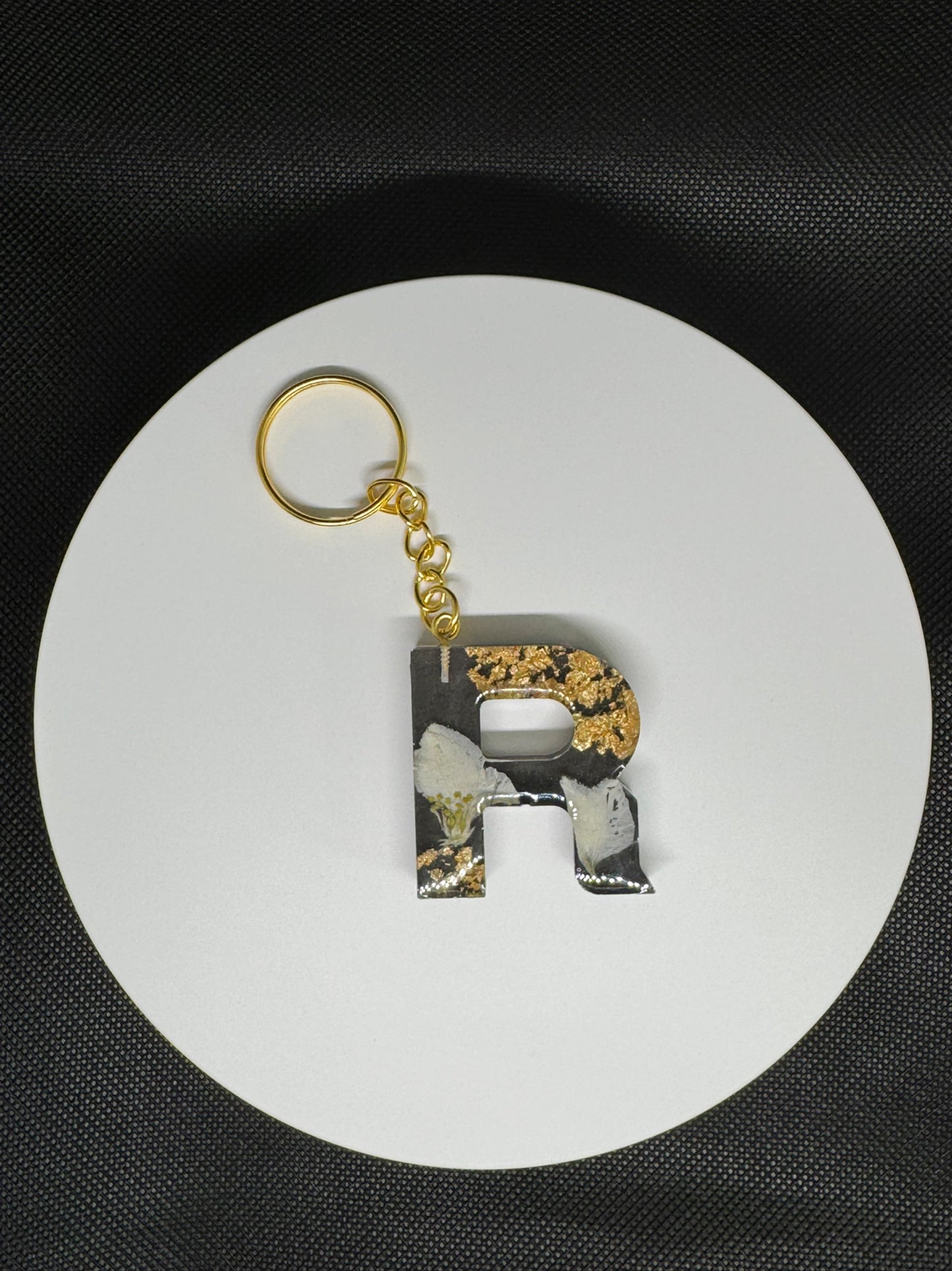 Personalized Resin Letter Keychains – Handmade with Real Flowers & Gold Foil – Custom Epoxy Key Ring Gift
