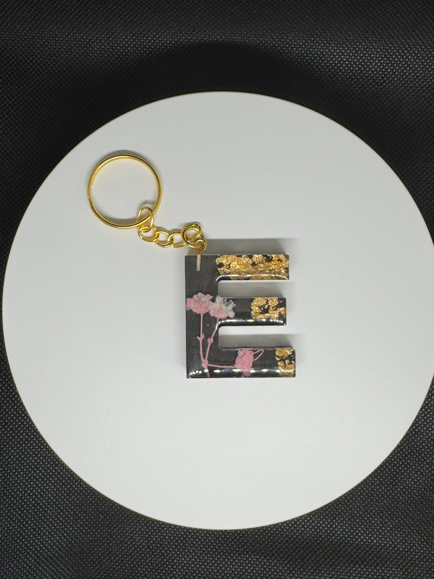 Personalized Resin Letter Keychains – Handmade with Real Flowers & Gold Foil – Custom Epoxy Key Ring Gift