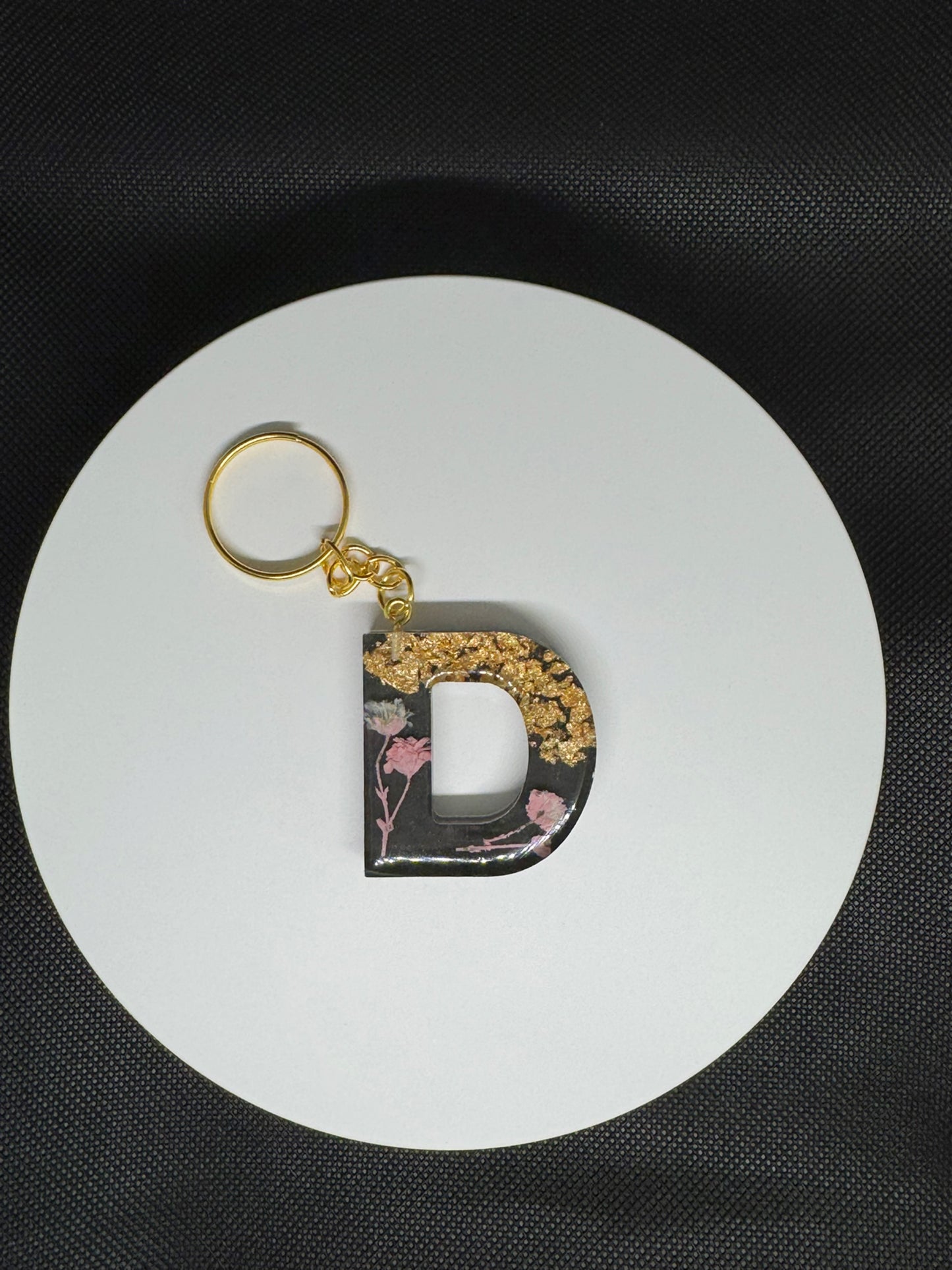 Personalized Resin Letter Keychains – Handmade with Real Flowers & Gold Foil – Custom Epoxy Key Ring Gift
